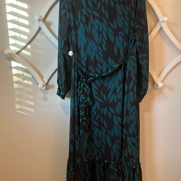 CAbi Autum Dress size Large includes slipdress - Picture 8 of 13